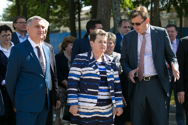 Губернатор Владимирской области Светлана Орлова посетила филиал НПО «Наука»